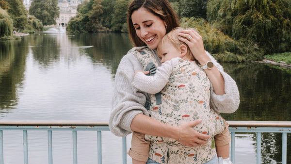 肌が触れあう「コアラ抱っこ」の大切さ